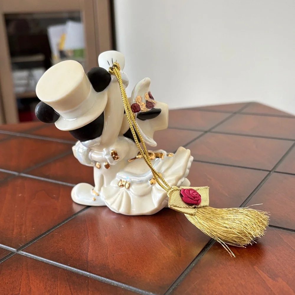 Disney old-timey Christmas Mickey and Minnie ornament - Picture 2 of 5